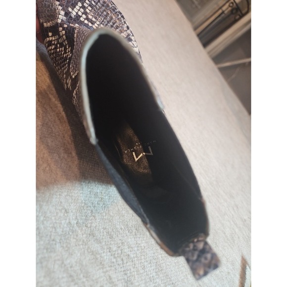 Marc Fisher LTD Snakeskin Textured Leather Yale Chelsea Boots Women's Size 7M - Picture 4 of 7